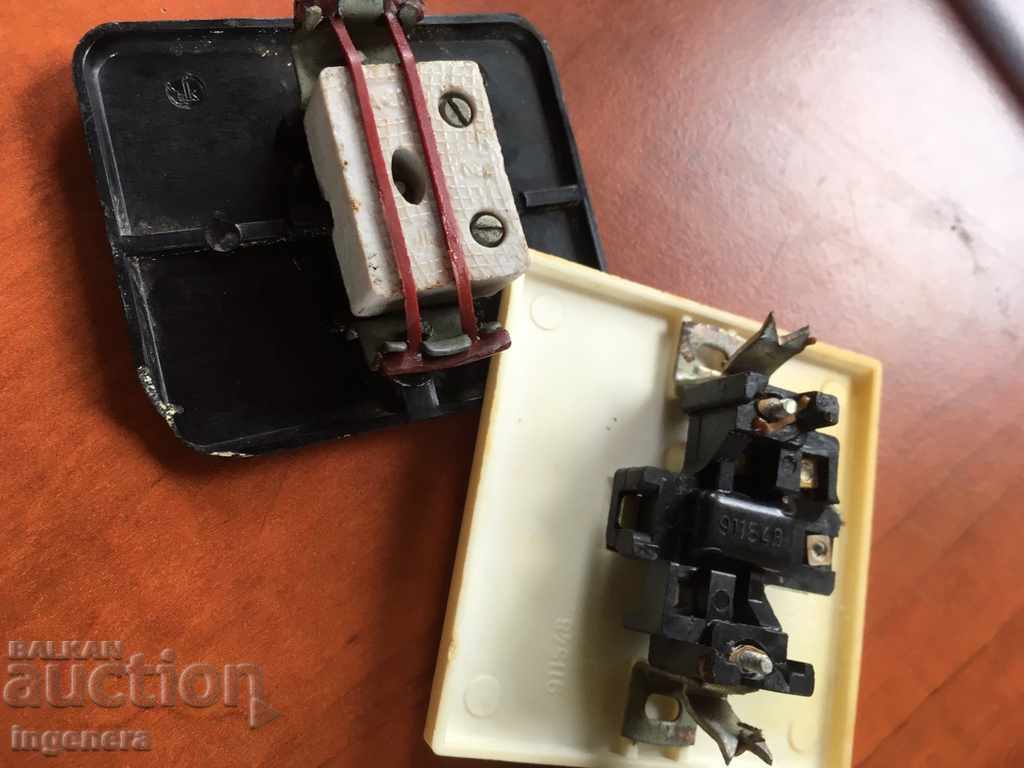 Auction ELECTRIC KEY CONTACT SOCKET BAKELITE PORCELAIN Auction ELECTRIC KEY CONTACT SOCKET BAKELITE PORCELAIN