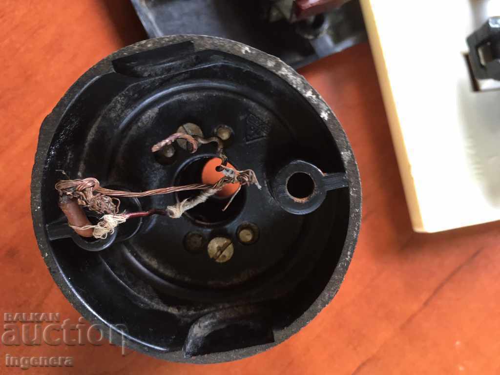 Delivery of ELECTRIC KEY CONTACT SOCKET BAKELITE PORCELAIN Delivery of ELECTRIC KEY CONTACT SOCKET BAKELITE PORCELAIN