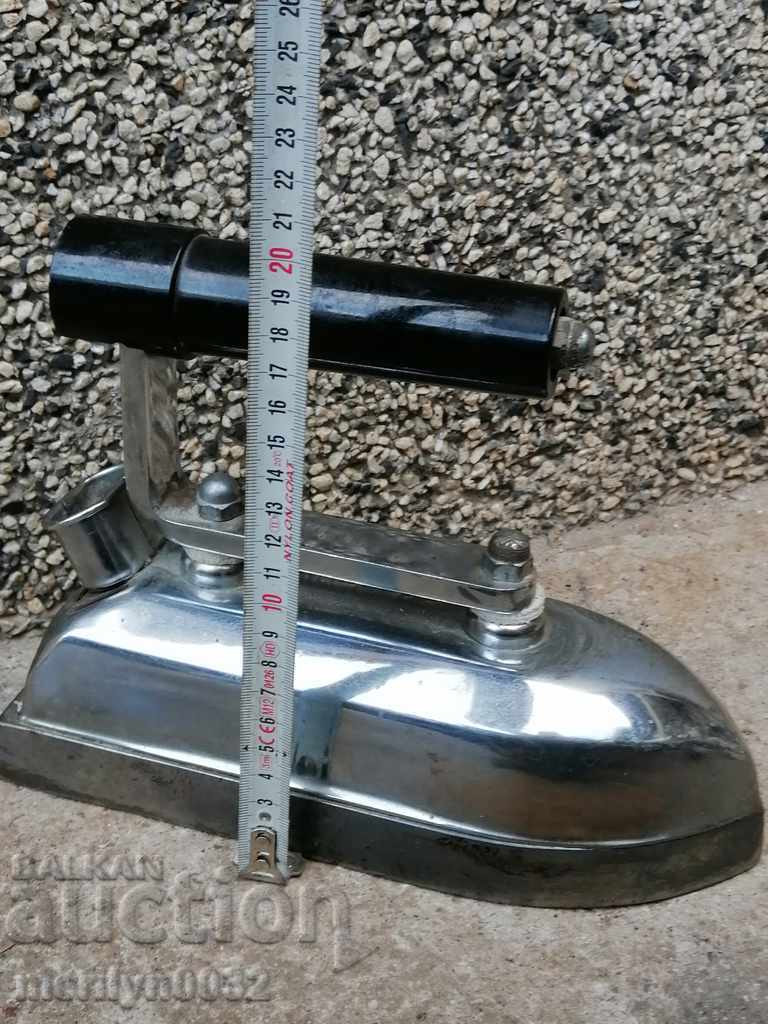 Delivery of Old electric iron Delivery of Old electric iron