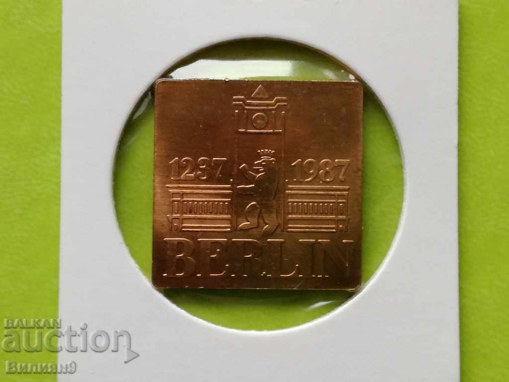 Medalia GDR: '' 750 ani Berlin 1237-1987 '' Unc