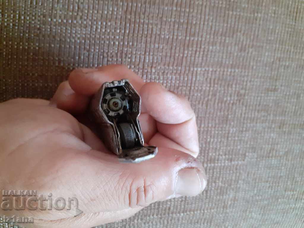 Auction  An old IMCO lighter