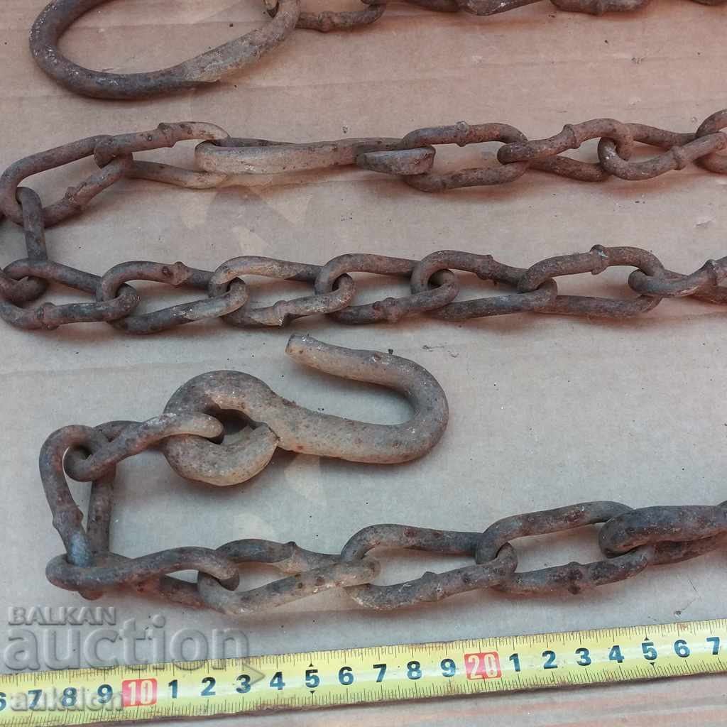 Delivery of OLD HUGE FORGED CHAIN, CHAIN, HARDWARE