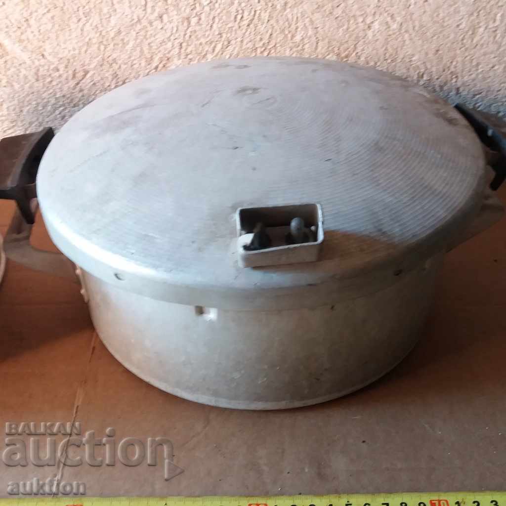 Delivery of OLD RUSSIAN JUICER Delivery of OLD RUSSIAN JUICER