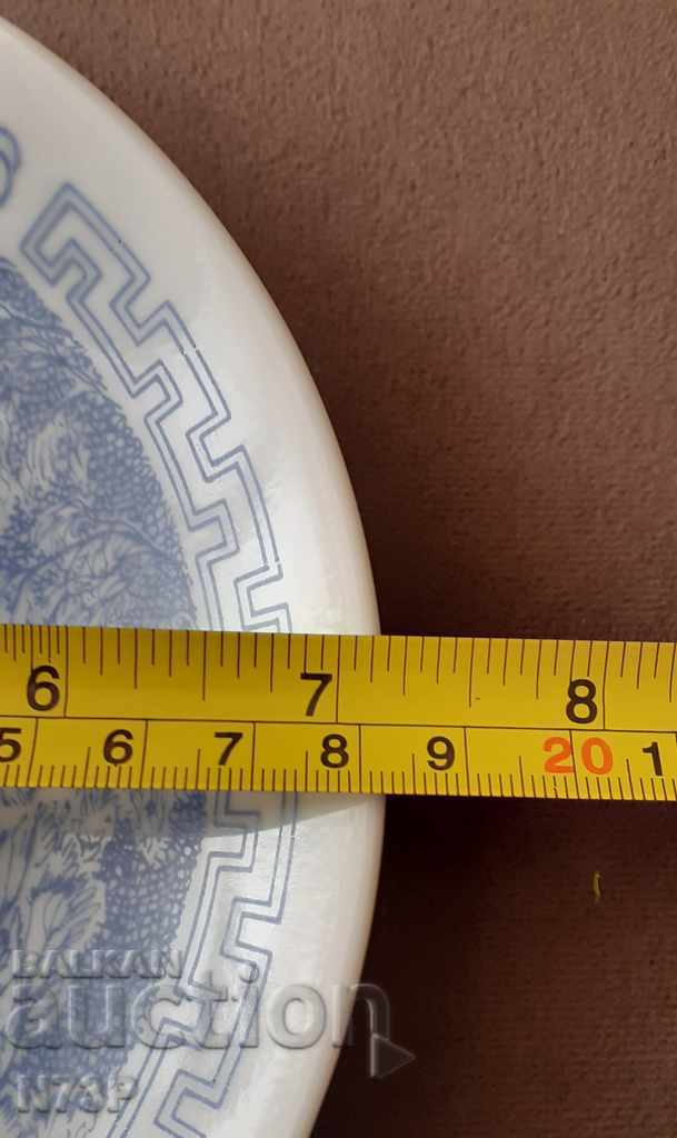 Delivery of COLLECTOR'S PORCELAIN PLATE. Delivery of COLLECTOR'S PORCELAIN PLATE.