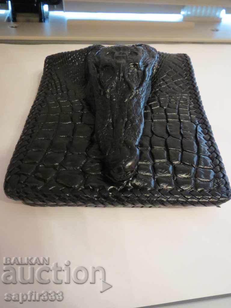 Delivery of UNIQUE LUXURY CROCODILE LEATHER PORTFOLIO - HEAD Delivery of UNIQUE LUXURY CROCODILE LEATHER PORTFOLIO - HEAD