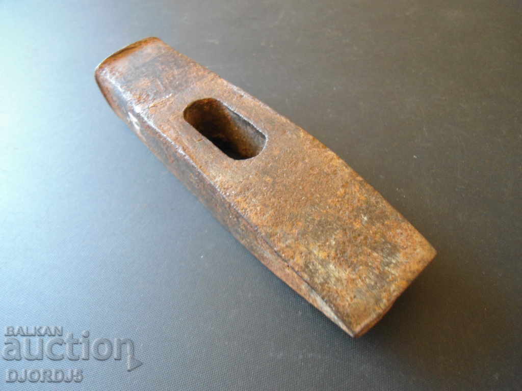Auction An old hammer Auction An old hammer