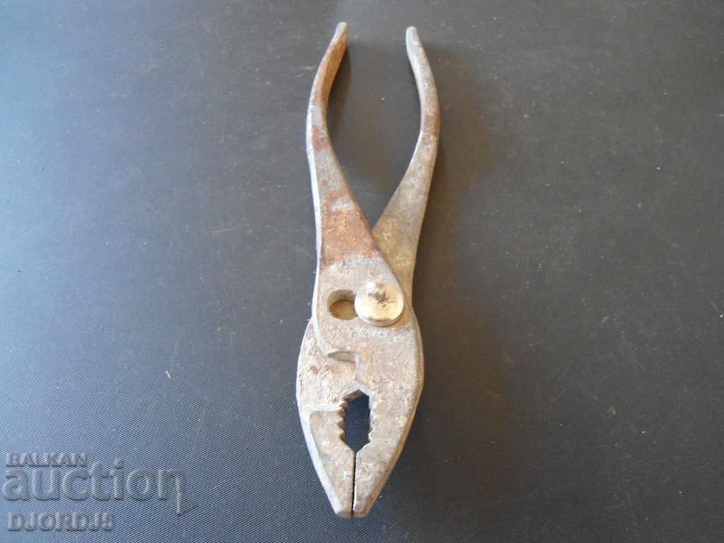 Delivery of Old pliers Delivery of Old pliers