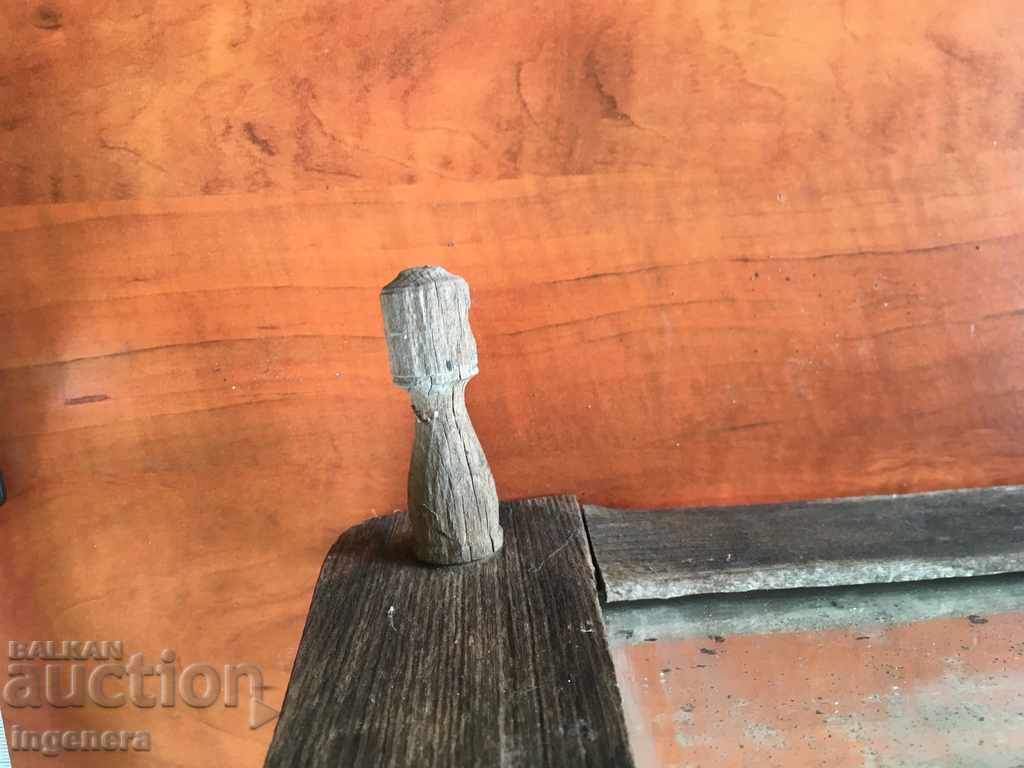 Delivery of TOWEL MIRROR ANCIENT WOOD FRAME