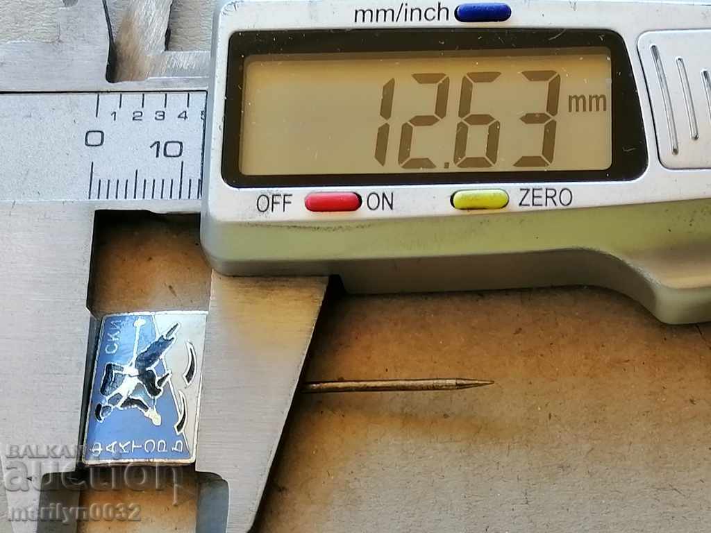 Delivery of Royal Sign Ski Factor Badge Medal Order Delivery of Royal Sign Ski Factor Badge Medal Order