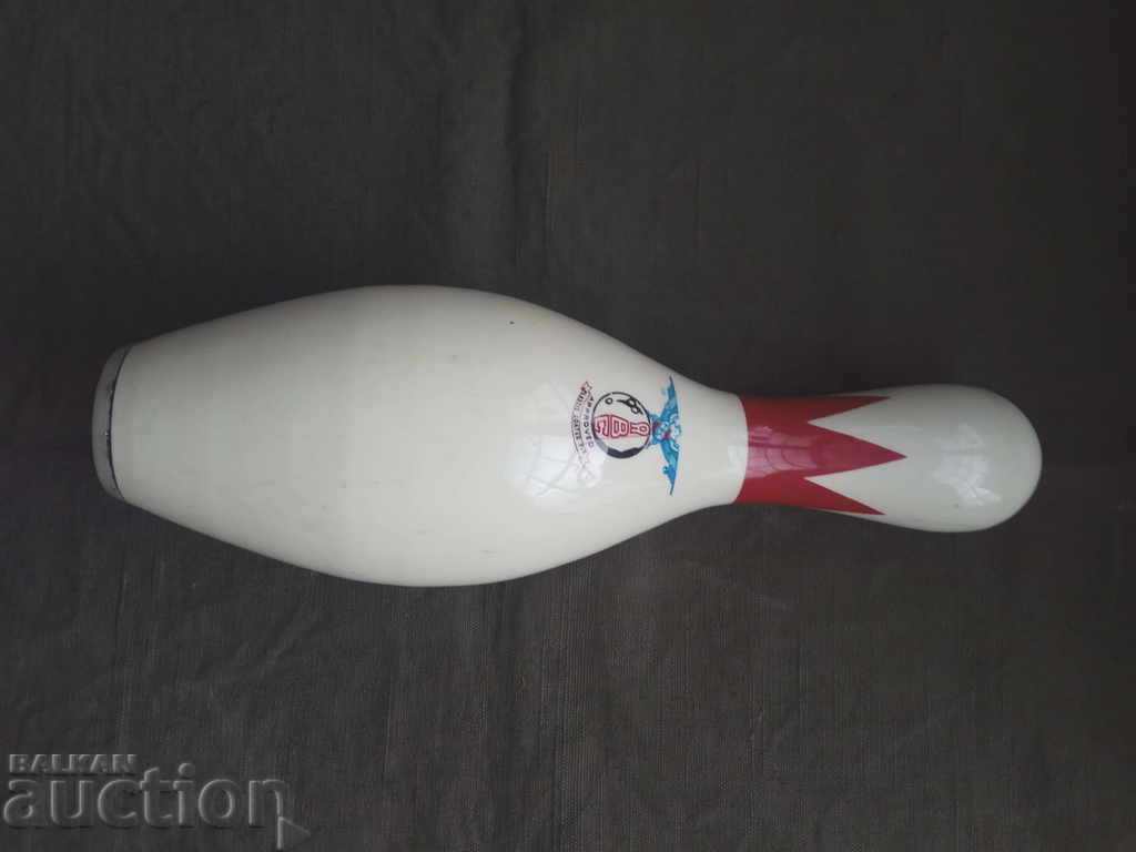 skittles Red Crown Bowling - 5 skittles Red Crown Bowling - 5