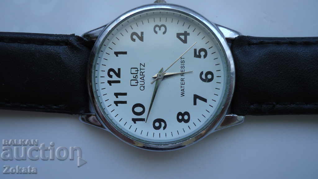 Quartz watch. It works. with price 8.00 BGN | € 4.09