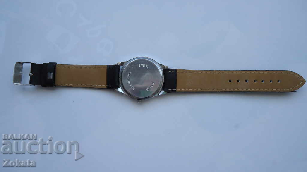 Auction  Quartz watch. It works.