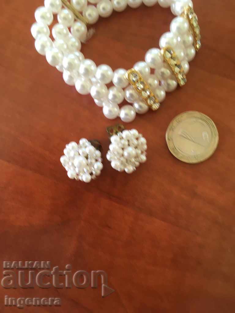 Auction BRACELET AND EARRINGS SET Auction BRACELET AND EARRINGS SET