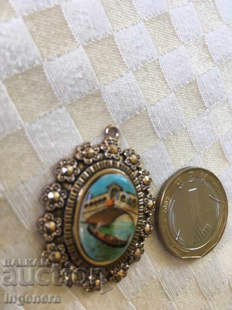 Auction  PENDANT JEWELRY