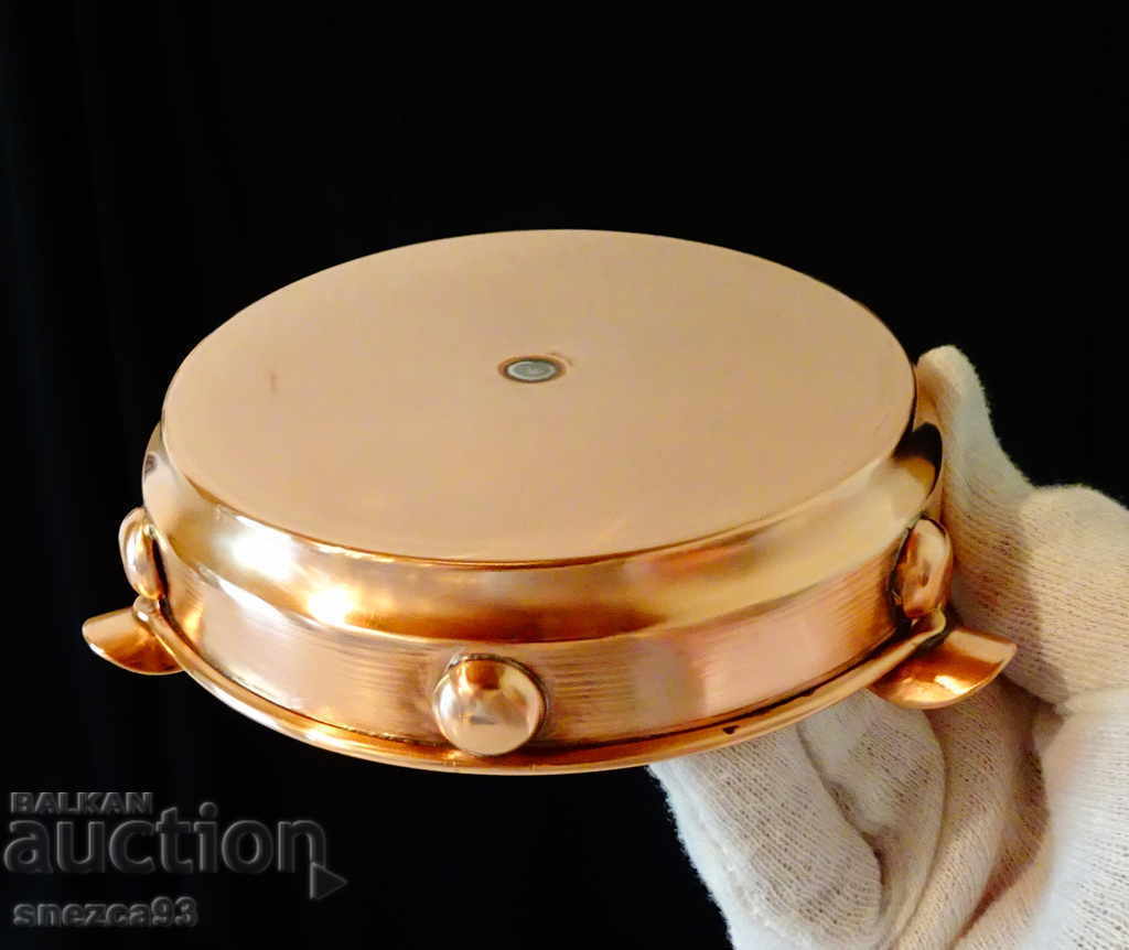Auction Copper ashtray 14 cm. Auction Copper ashtray 14 cm.