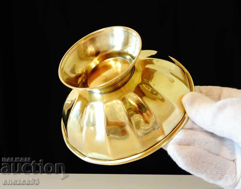 Бронзова купичка за ядки,сладолед,бонбониера. с цена 19.00 лв. | € 9.71 Бронзова купичка за ядки,сладолед,бонбониера. с цена 19.00 лв. | € 9.71