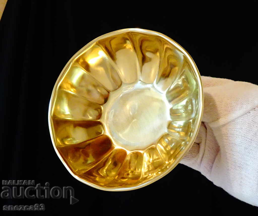 Аукцион Бронзова купичка за ядки,сладолед,бонбониера. Аукцион Бронзова купичка за ядки,сладолед,бонбониера.