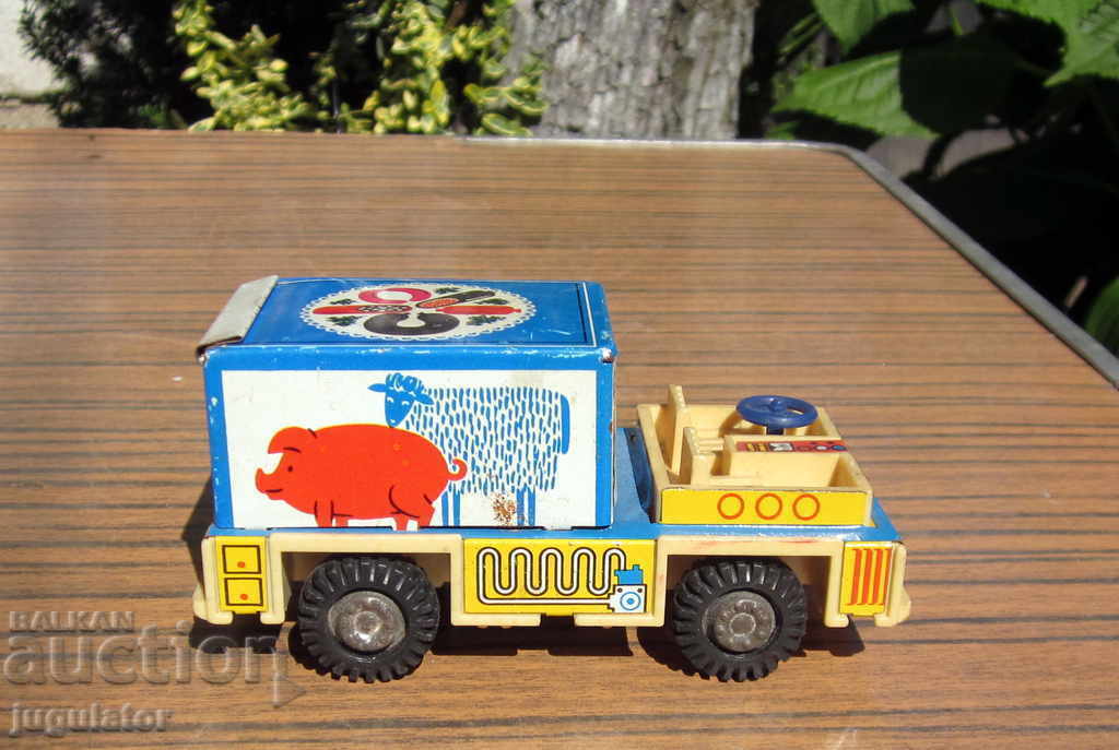 camion vechi german din tablă de jucărie camion vechi german din tablă de jucărie