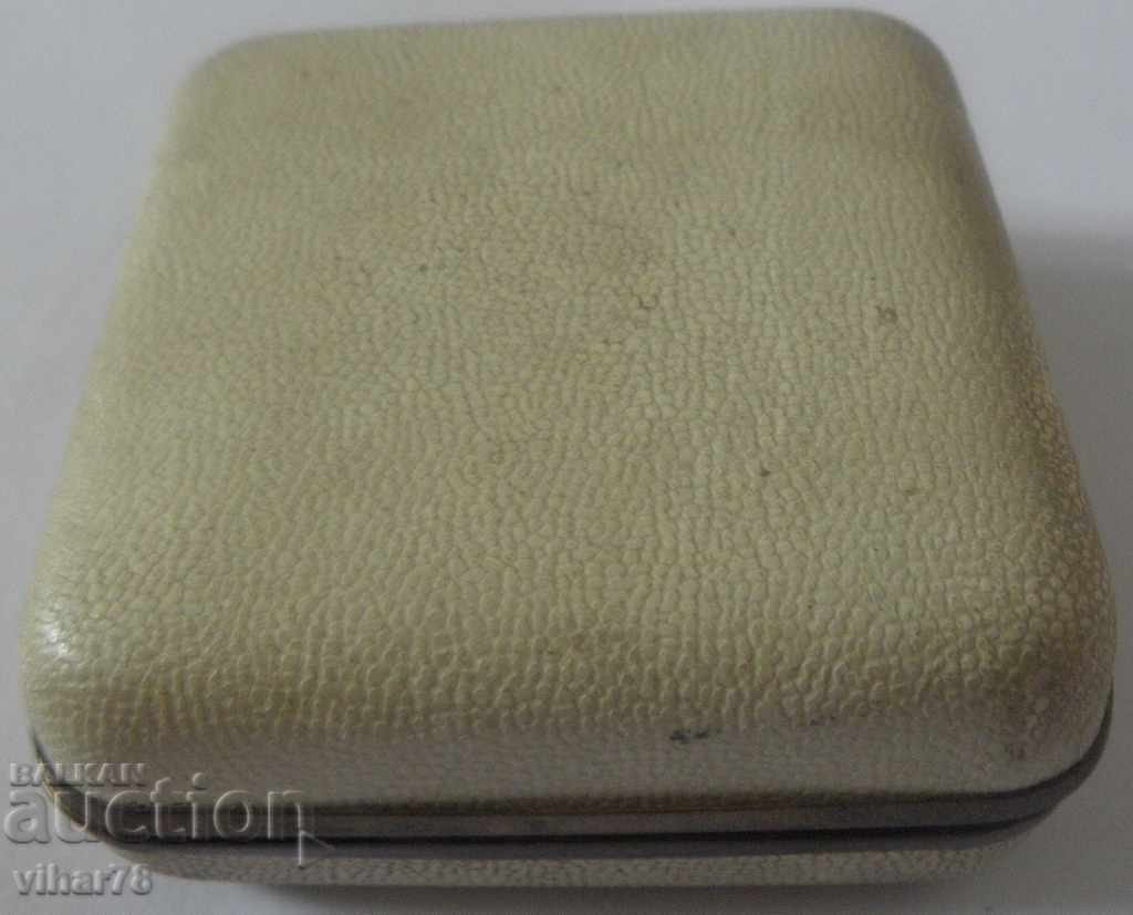 Auction tourist alarm clock SEIKO Auction tourist alarm clock SEIKO