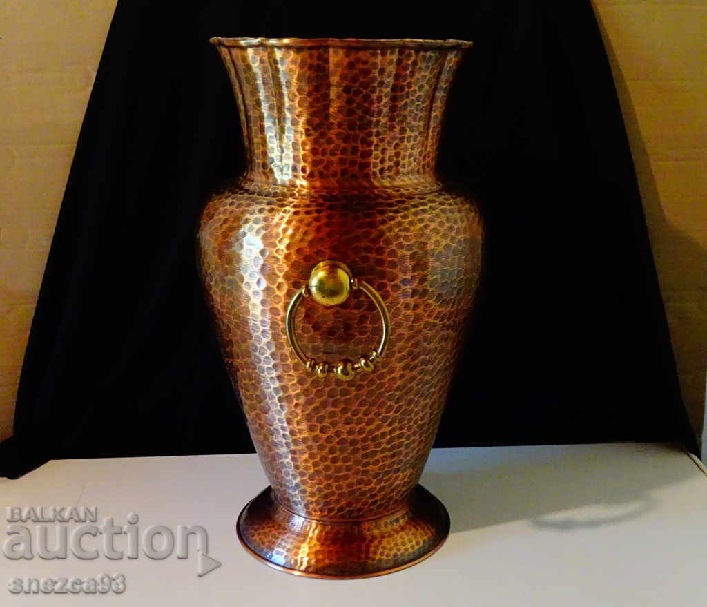 Delivery of Copper vase, jug, stand 3 kg Delivery of Copper vase, jug, stand 3 kg