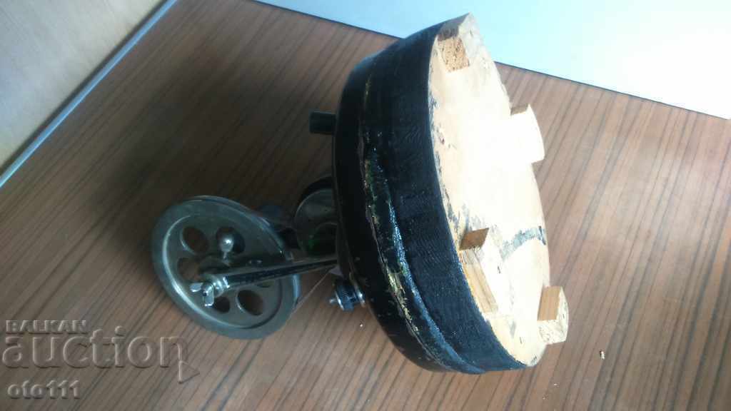 OLD SOCK CYCLING MACHINE - 7 OLD SOCK CYCLING MACHINE - 7