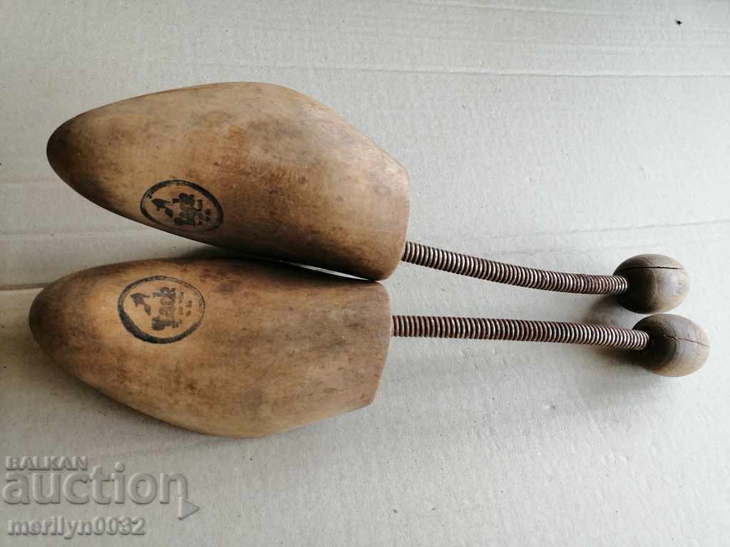 Licitație Forme de încălțăminte pentru încălțăminte bărbătească, matriță, pantofi Licitație Forme de încălțăminte pentru încălțăminte bărbătească, matriță, pantofi