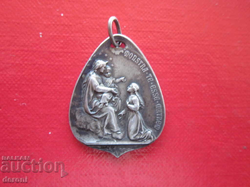 Antique silver-plated double-sided Catholic pendant pendant with price 15.00 BGN | € 7.67 Antique silver-plated double-sided Catholic pendant pendant with price 15.00 BGN | € 7.67