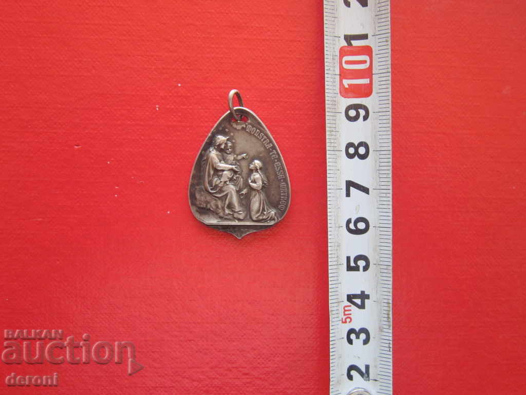 Pandantiv cu medalion catolic, dublu față, argintiu placat cu argint
