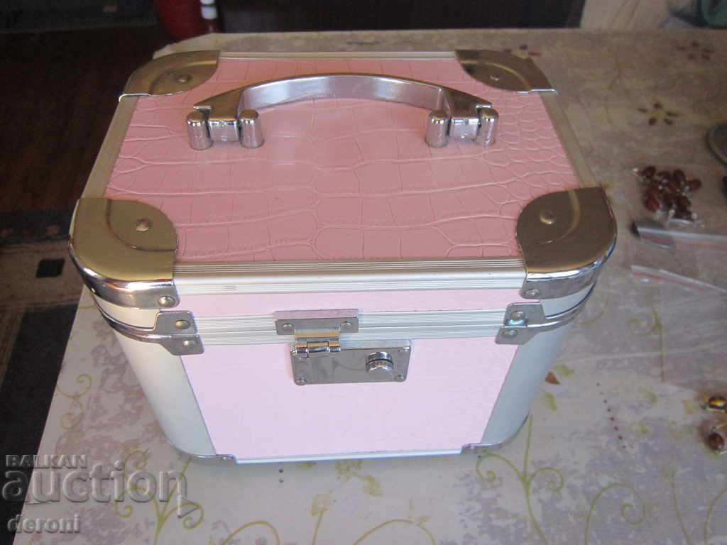 Great women's bag jewelry box with mirror