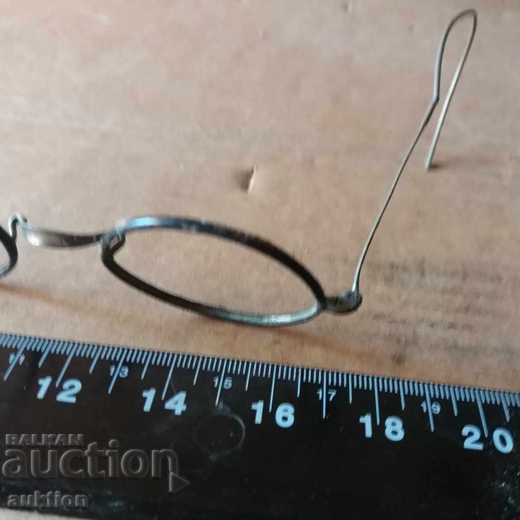 Delivery of OLD REVIVAL GLASSES