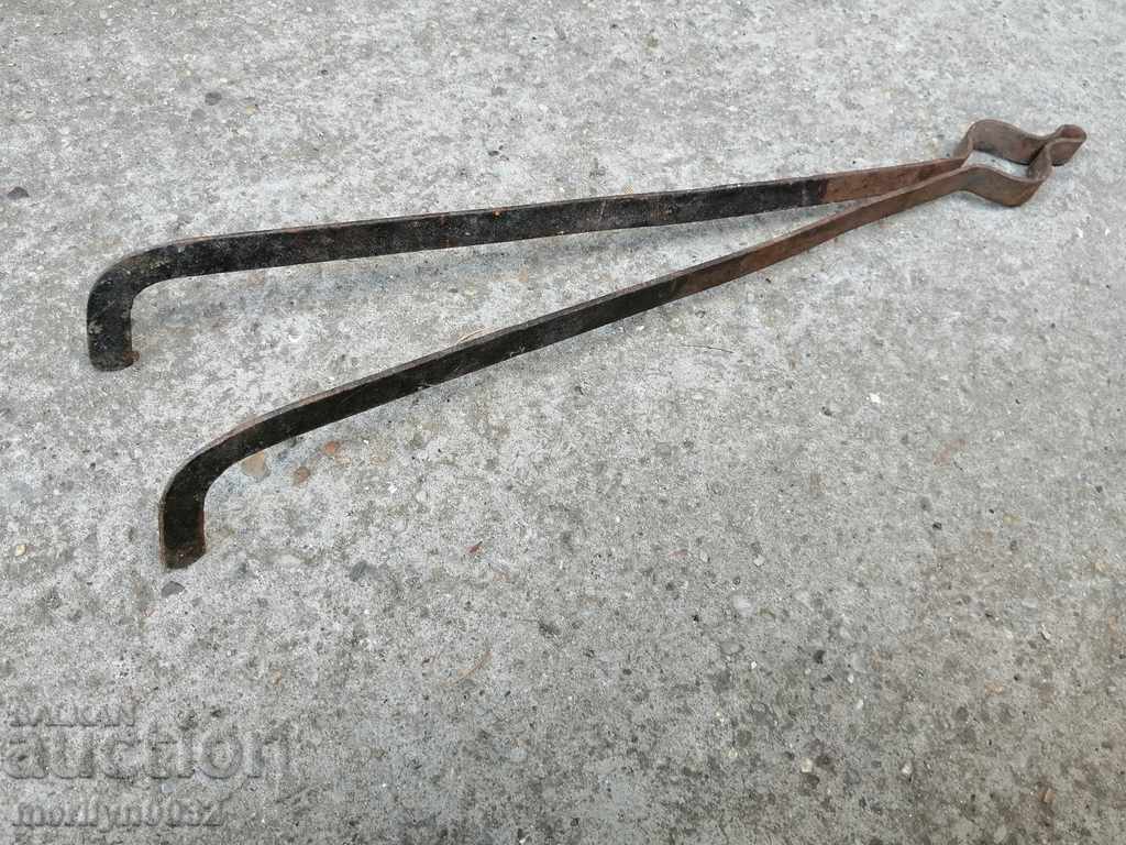 Auction Old dilaf, mash, wrought iron for a furnace Auction Old dilaf, mash, wrought iron for a furnace