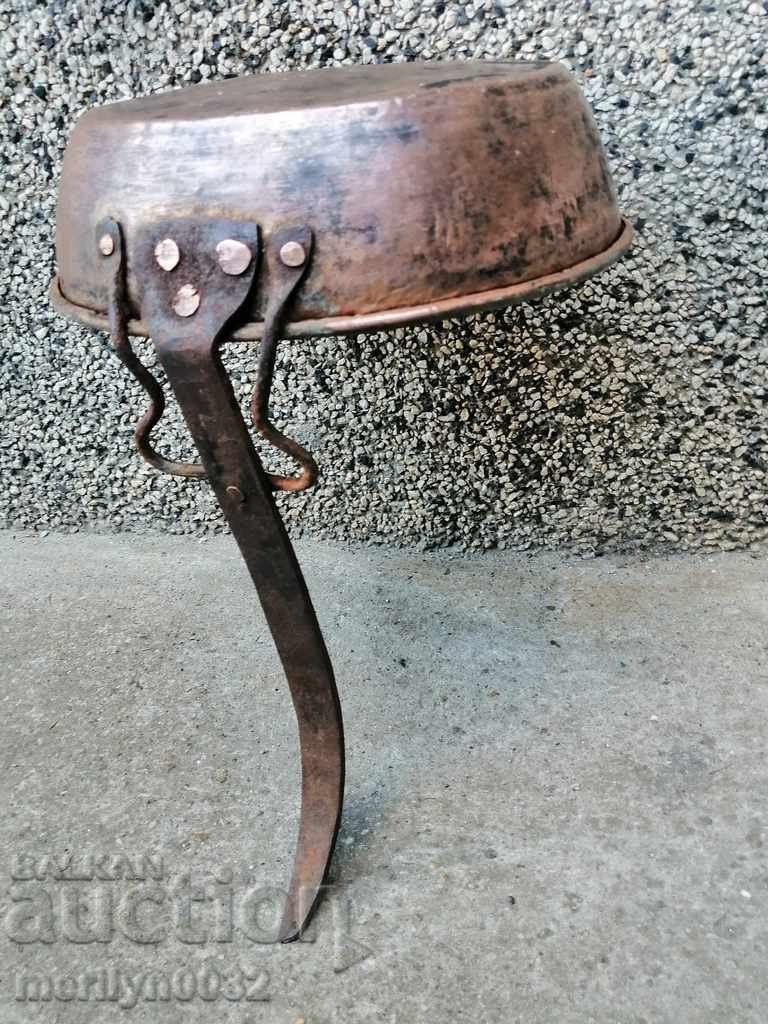 An old copper pan, a baker, a tray, a copper pot with price 99.00 BGN | € 50.62 An old copper pan, a baker, a tray, a copper pot with price 99.00 BGN | € 50.62