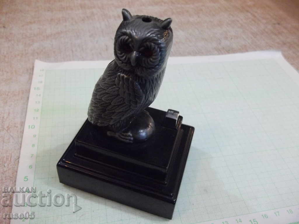 Auction Lighter "Owl" gas piezoelectric with soft flame working Auction Lighter "Owl" gas piezoelectric with soft flame working