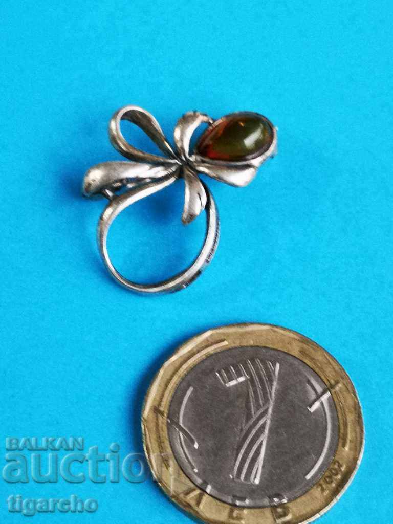 Silver brooch with price 15.00 BGN | € 7.67 Silver brooch with price 15.00 BGN | € 7.67