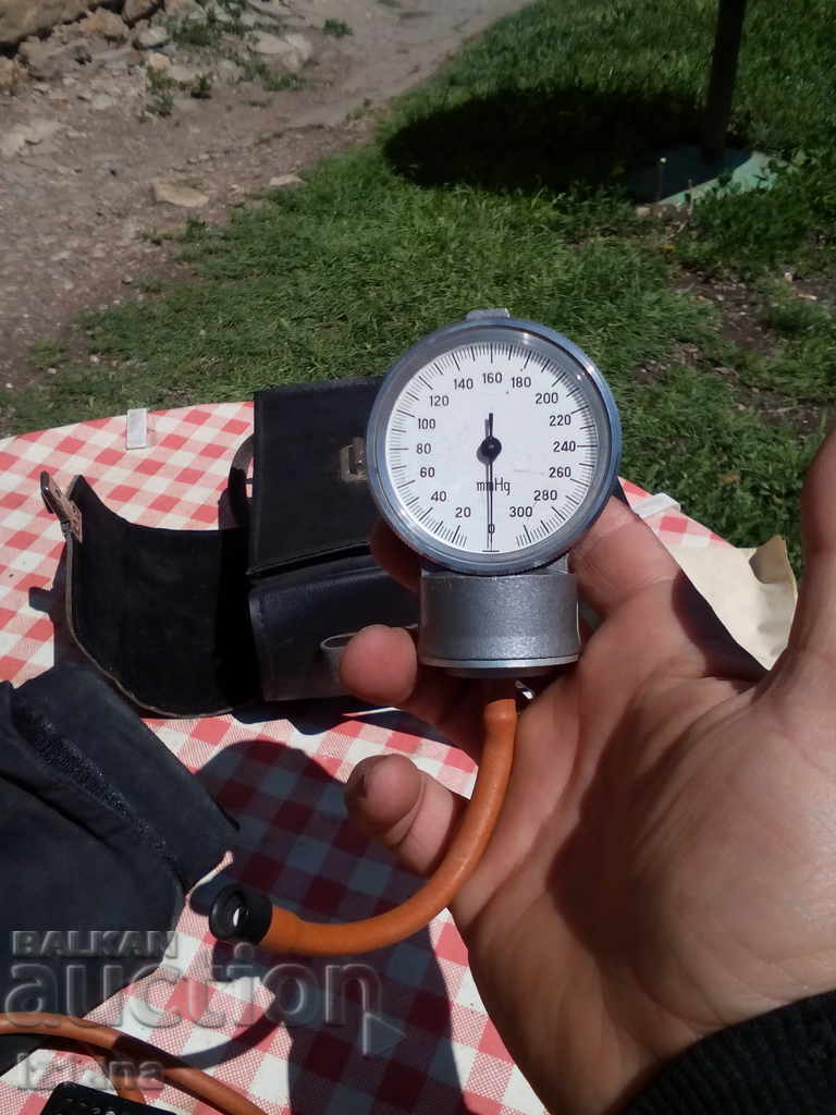 Auction Old blood pressure monitor Electronics TEF-1 Auction Old blood pressure monitor Electronics TEF-1