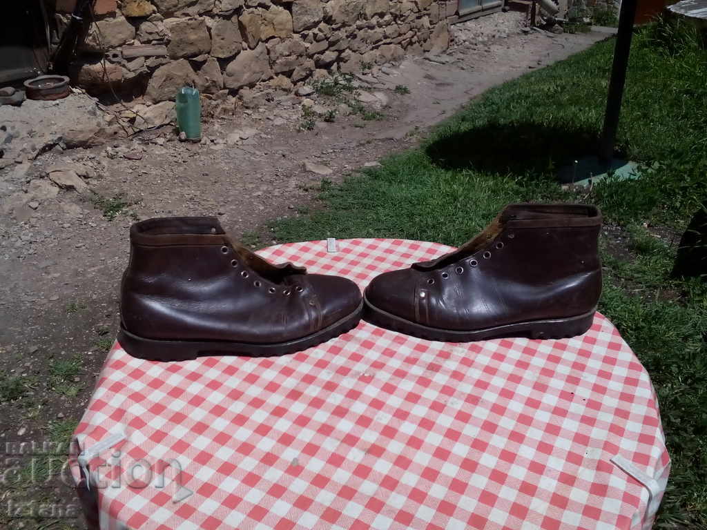 Licitație Pantofi sportprom vechi