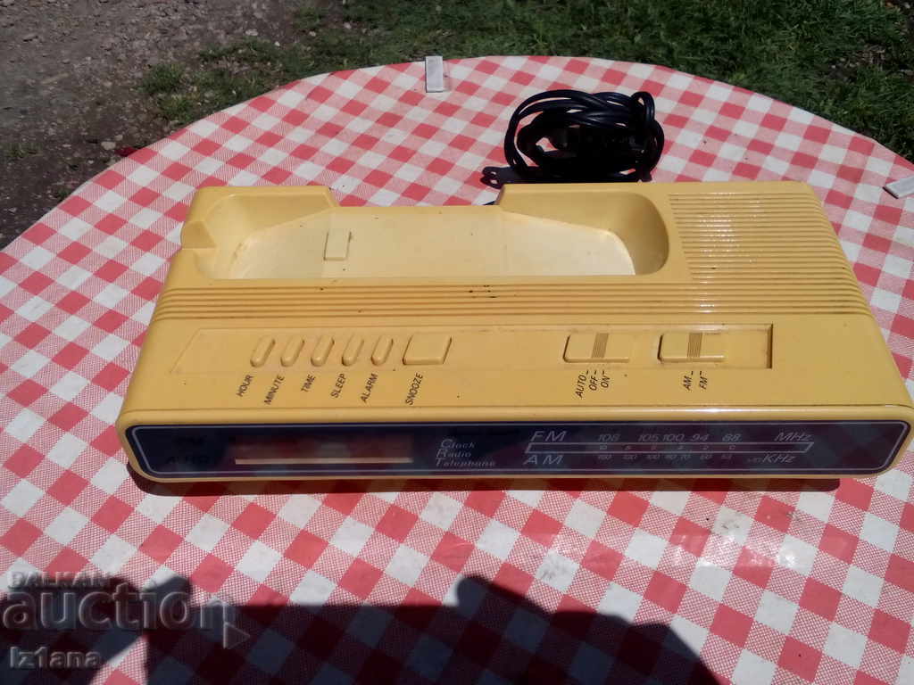 Old Lenoxx Sound radio clock with price 7.00 BGN | € 3.58 Old Lenoxx Sound radio clock with price 7.00 BGN | € 3.58