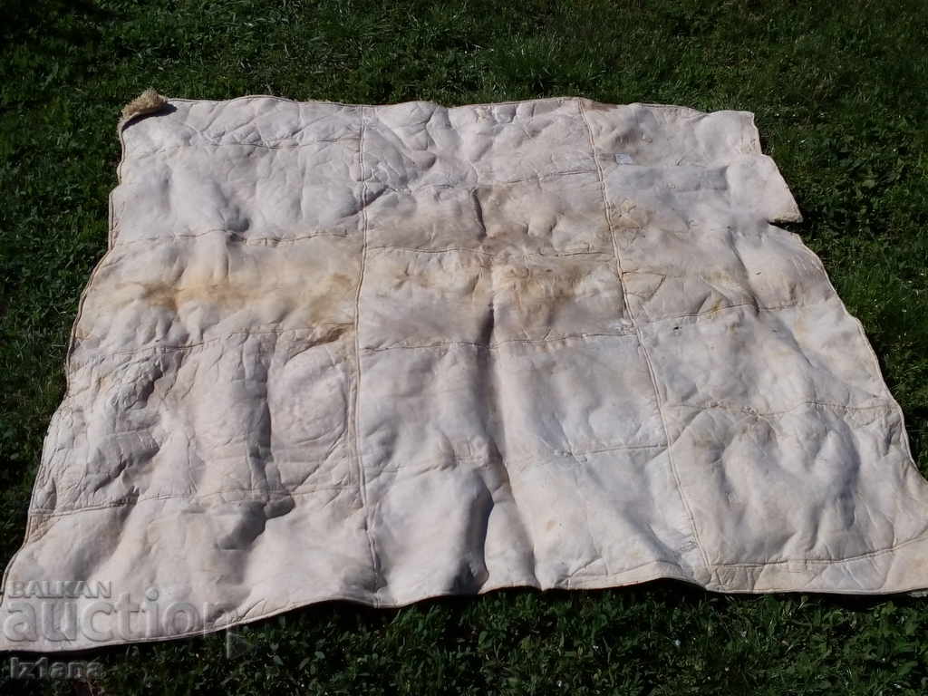 Стара естествена кожа с цена 100.00 лв. | € 51.13 Стара естествена кожа с цена 100.00 лв. | € 51.13
