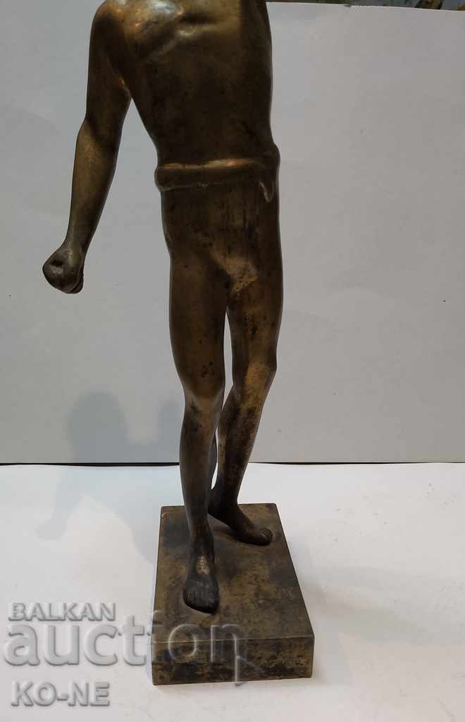 Delivery of Bronze figure Delivery of Bronze figure