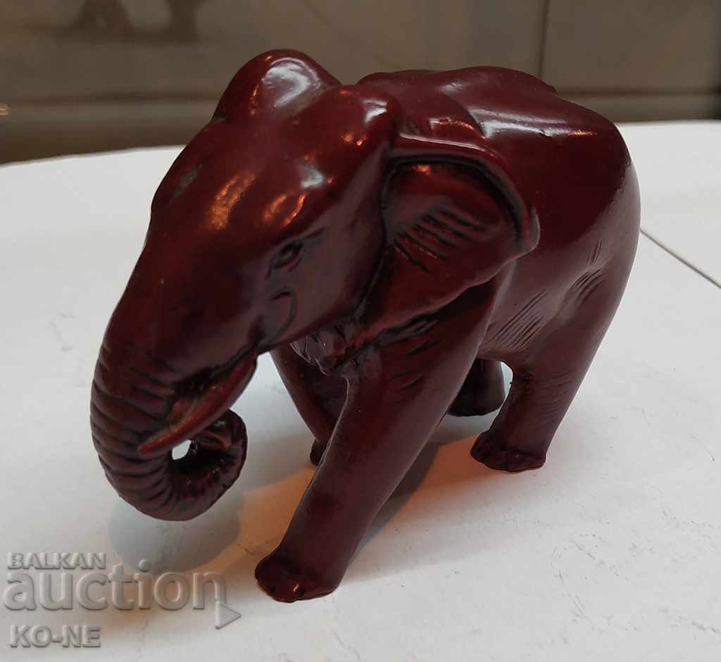 Auction Elephant figurine Auction Elephant figurine