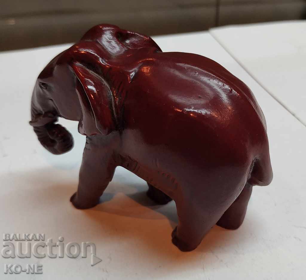 Delivery of Elephant figurine Delivery of Elephant figurine