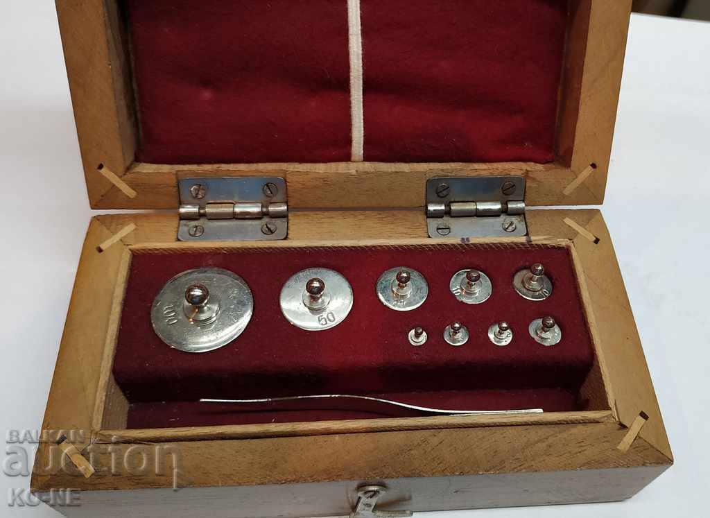 Wooden box with grams - 6