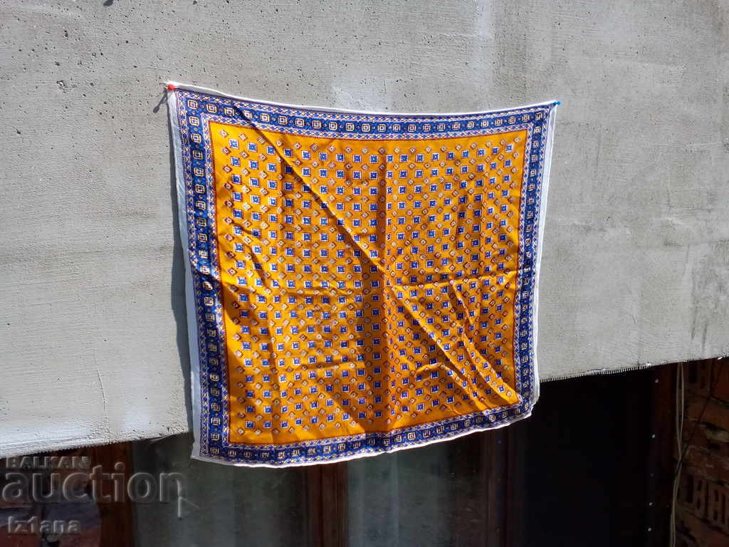 An old towel with price 10.00 BGN | € 5.11 An old towel with price 10.00 BGN | € 5.11