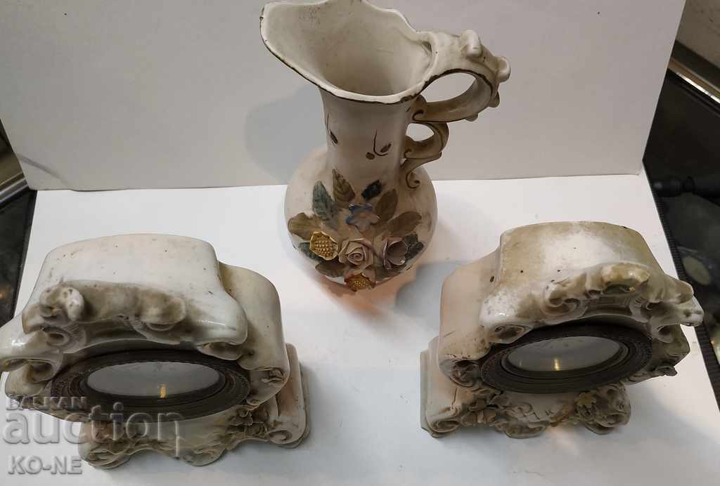 Delivery of Old porcelain clock Delivery of Old porcelain clock