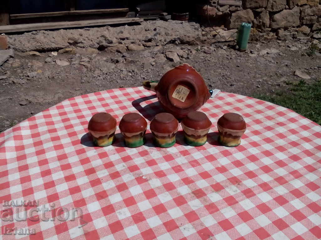 Παράδοση Παλιά οικιακή κεραμική υπηρεσία Παράδοση Παλιά οικιακή κεραμική υπηρεσία