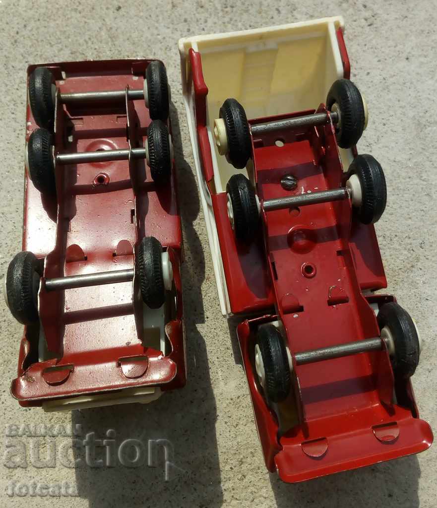 Old tin carts peace Coca Cola with price 49.00 BGN | € 25.05 Old tin carts peace Coca Cola with price 49.00 BGN | € 25.05