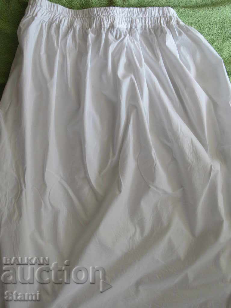 Delivery of Indian set of three parts-skirts and two blouses size M