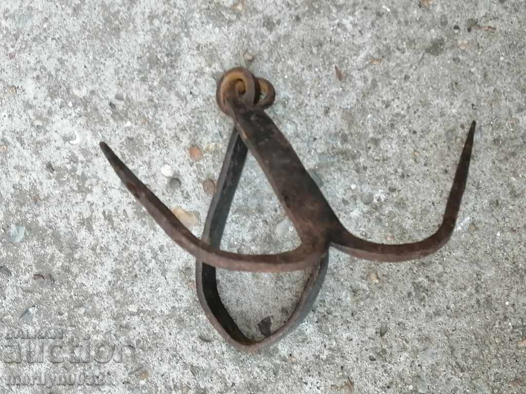 Antique wrought iron hook, double wrought iron hook with price 33.00 BGN | € 16.87 Antique wrought iron hook, double wrought iron hook with price 33.00 BGN | € 16.87