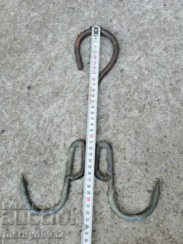Delivery of Antique wrought iron hook, double wrought iron hook Delivery of Antique wrought iron hook, double wrought iron hook