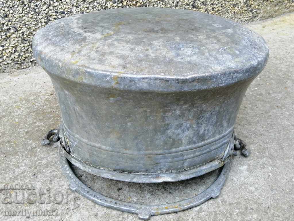 Auction Tin boned, boiler, baker, copper pot Auction Tin boned, boiler, baker, copper pot